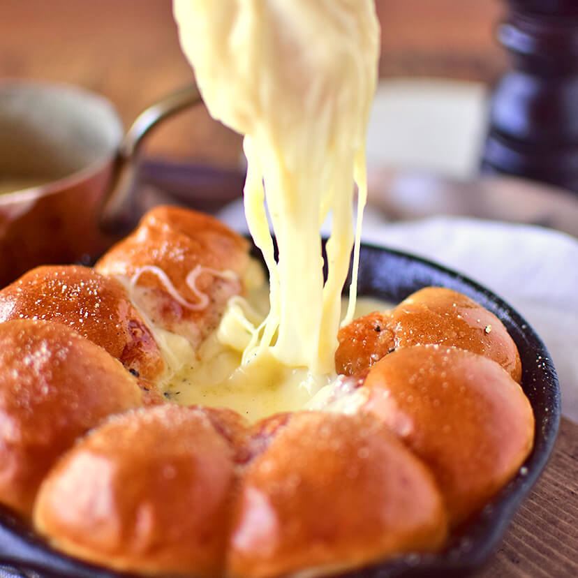 「よつ葉 シュレッドチーズ」で作るチーズフォンデュパンのレシピ